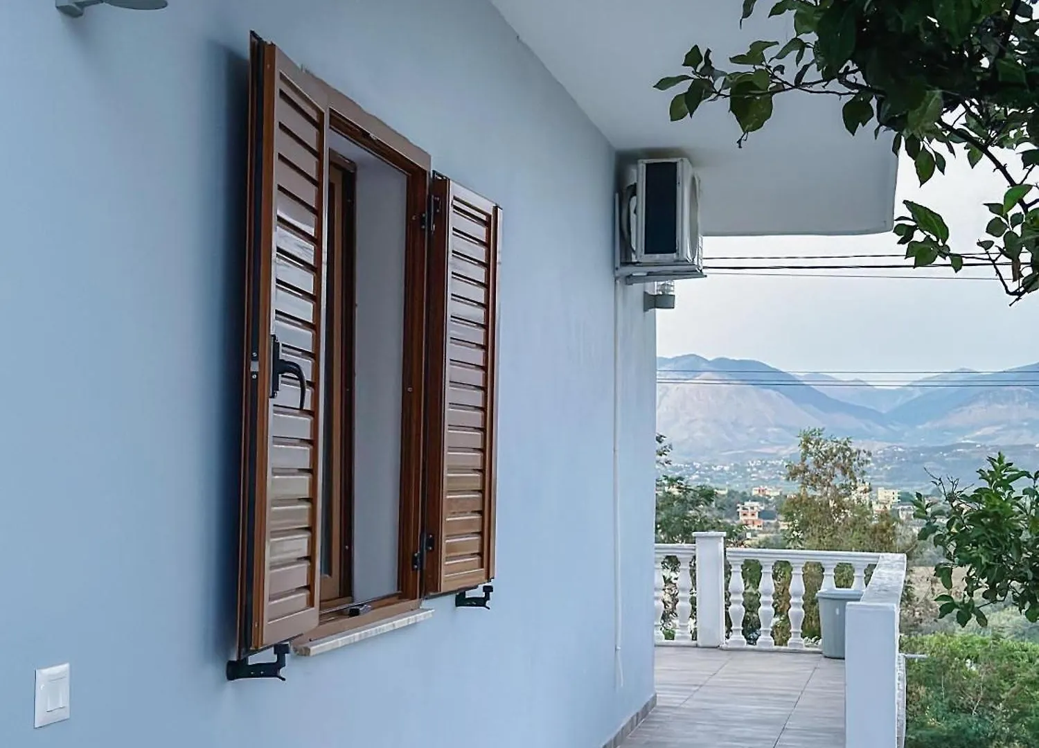 Villa Lindja Djellit Sarandë